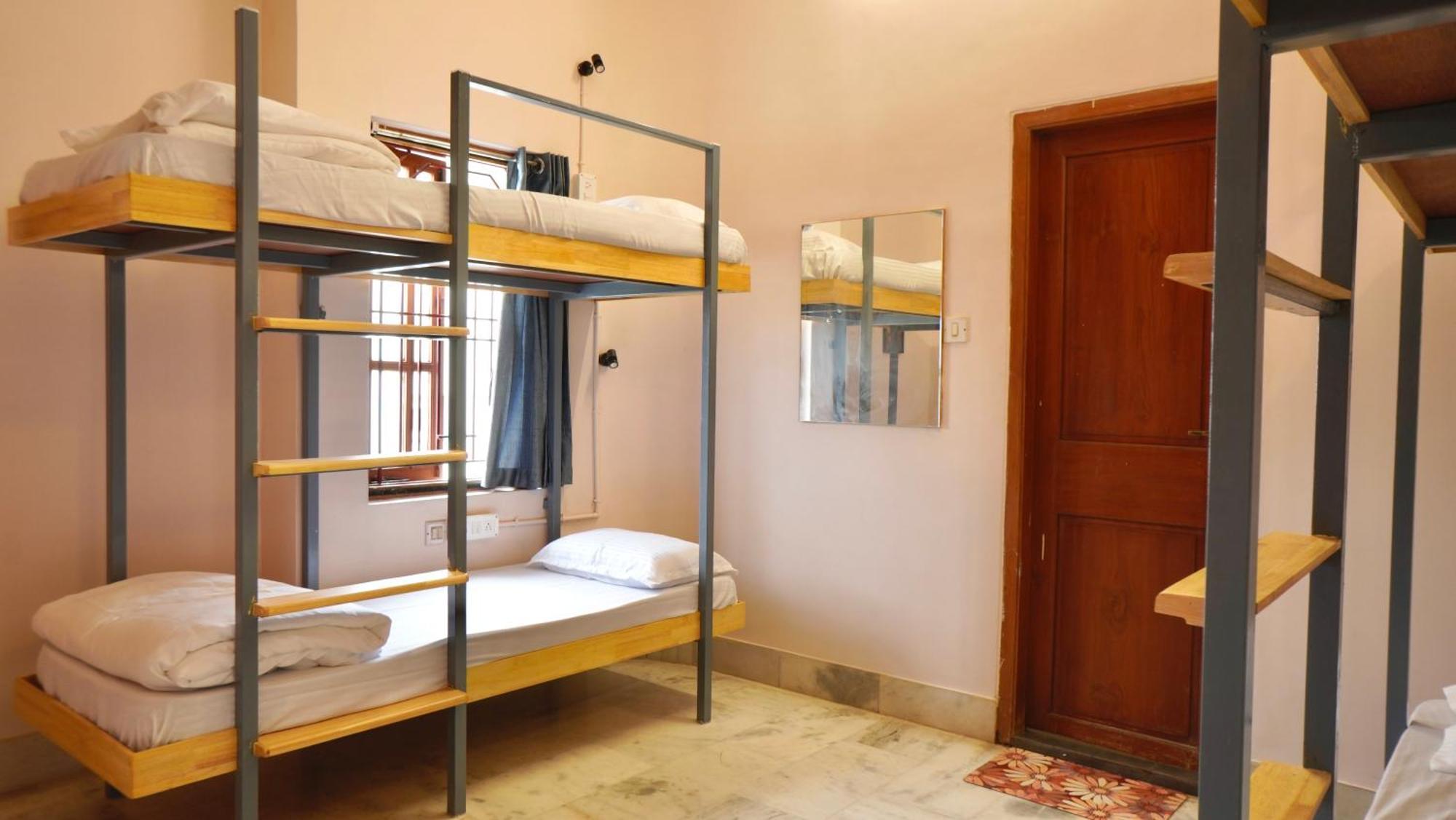 Roambay - Gokulam Hostel Mysore Ngoại thất bức ảnh