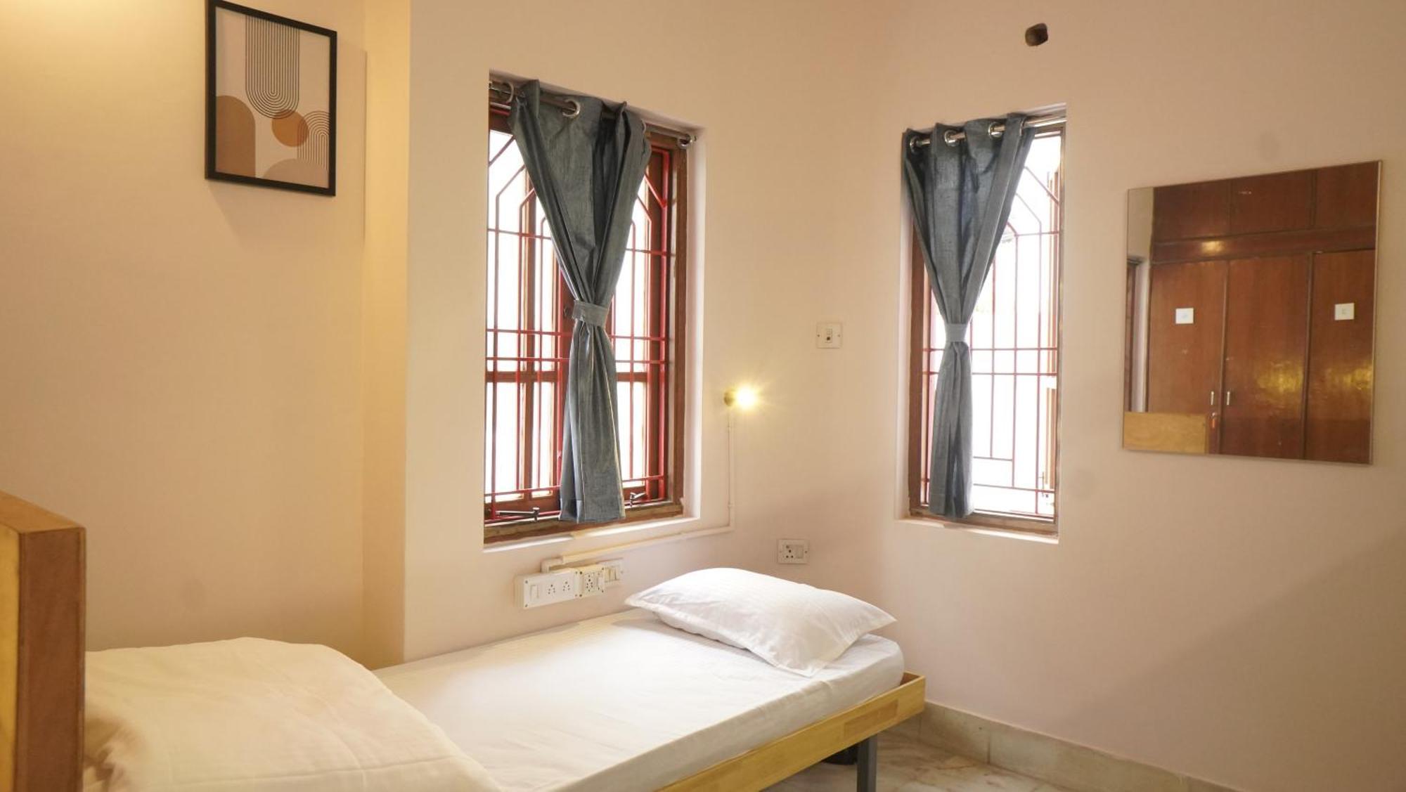 Roambay - Gokulam Hostel Mysore Ngoại thất bức ảnh